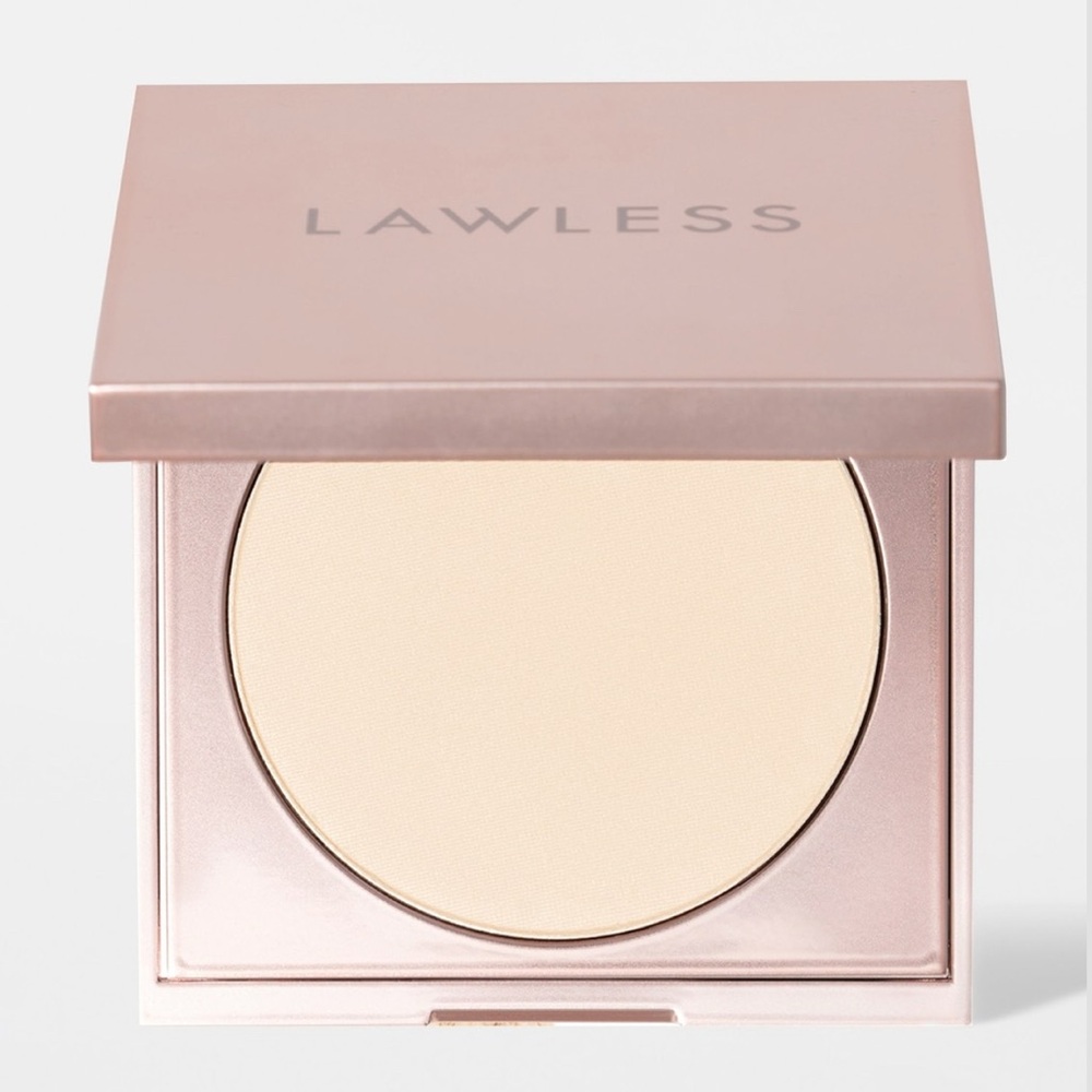 LAWLESS
Perfecting Powder Brightening